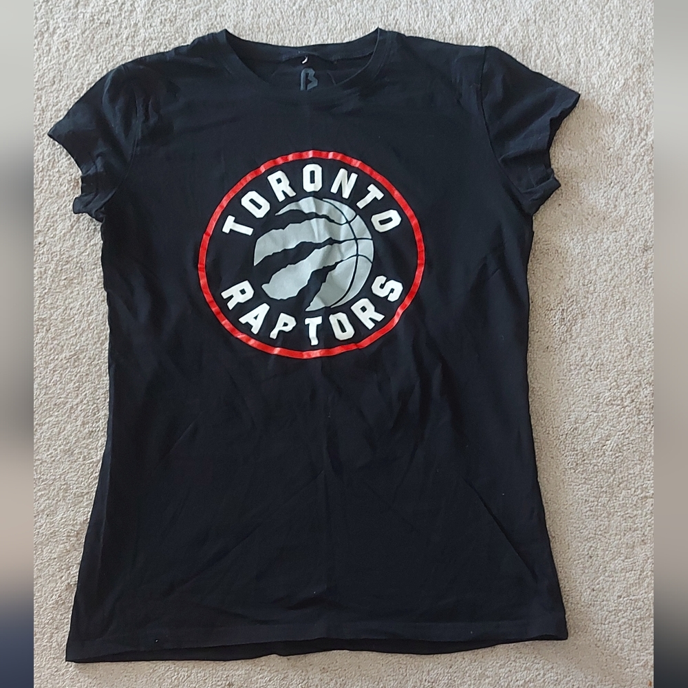 Raptors tee/ t-shirt size S/M